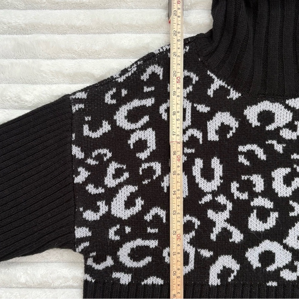 NINE WEST Cheetah Print Cowl Neck Pullover Sweater Black and White Medium - Picture 8 of 9